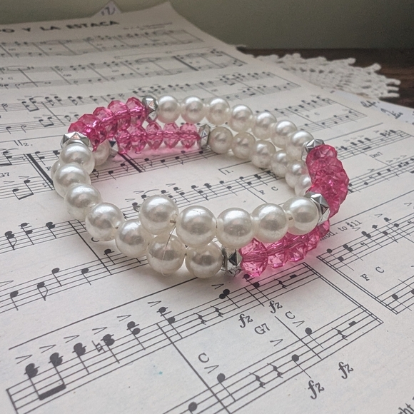 Chic White Pearl and Pink Crystal Bracelet - Picture 3 of 6